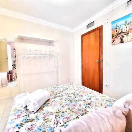 Budget And Cute Rooms With Balcony Sevilla Center Sevilha Exterior foto