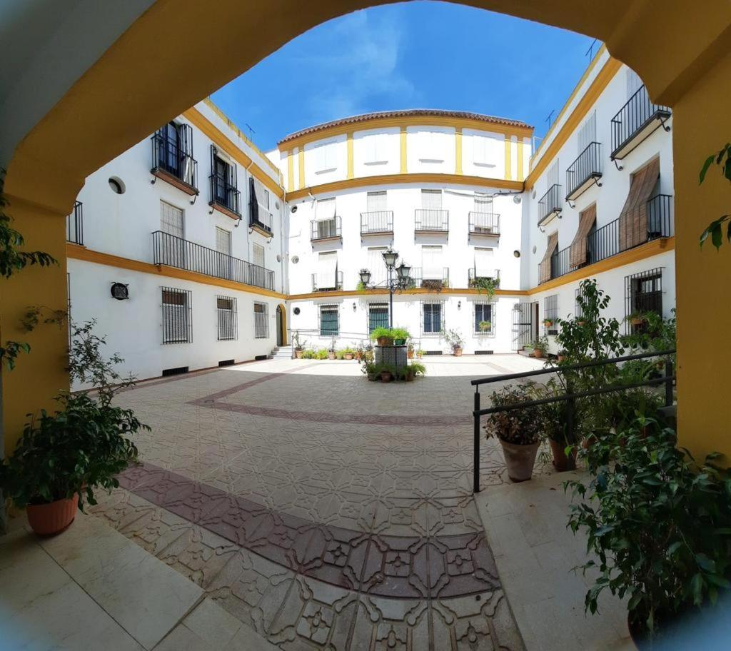 Budget And Cute Rooms With Balcony Sevilla Center Sevilha Exterior foto