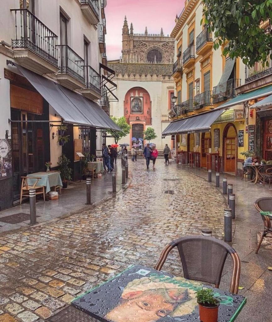 Budget And Cute Rooms With Balcony Sevilla Center Sevilha Exterior foto