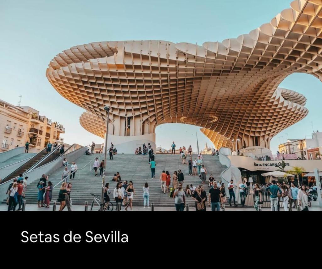 Budget And Cute Rooms With Balcony Sevilla Center Sevilha Exterior foto