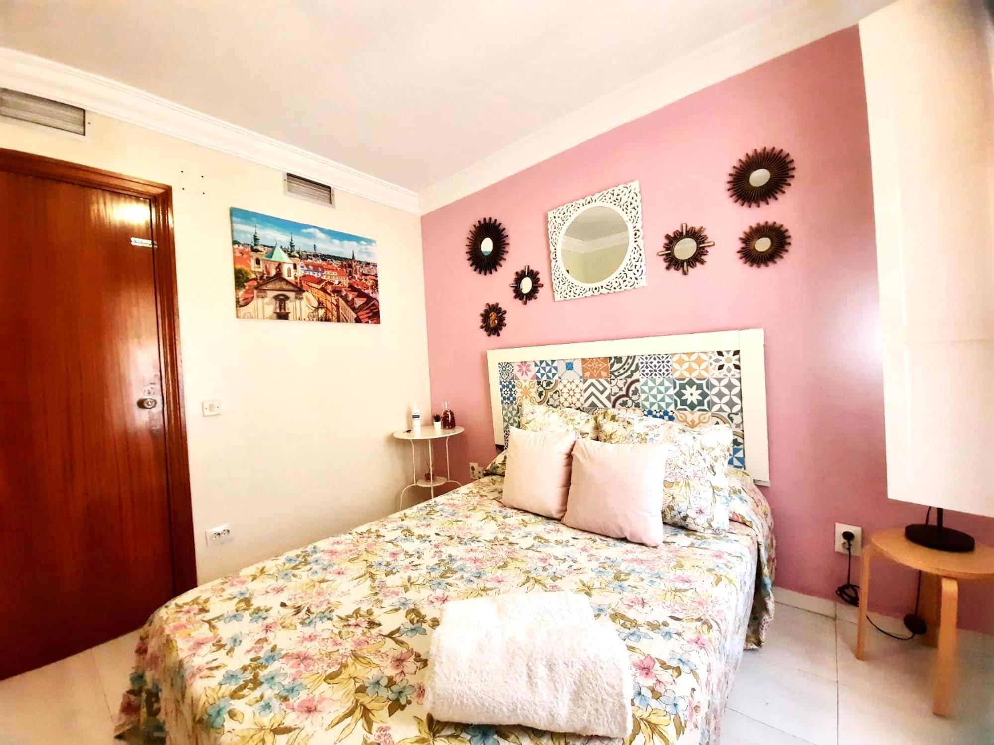 Budget And Cute Rooms With Balcony Sevilla Center Sevilha Exterior foto