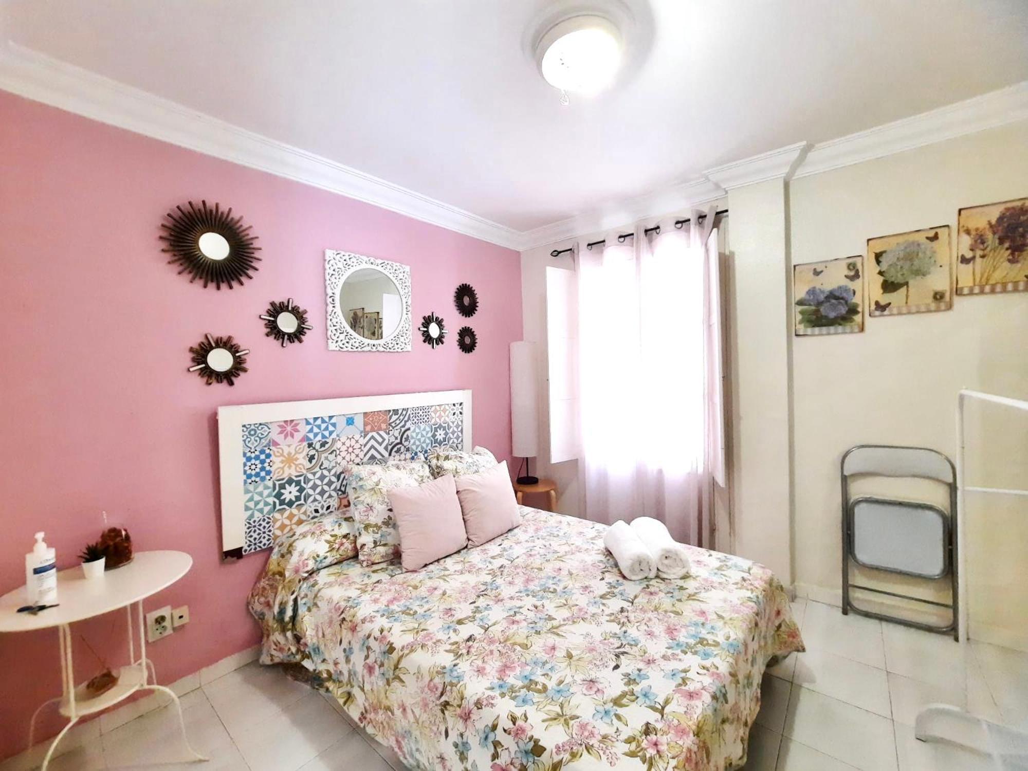 Budget And Cute Rooms With Balcony Sevilla Center Sevilha Exterior foto