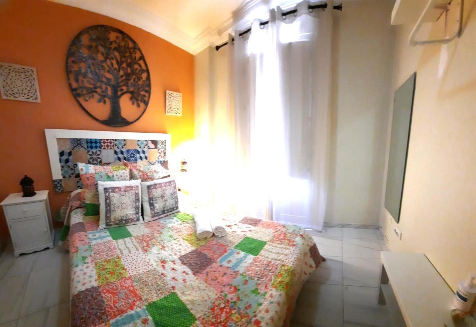 Budget And Cute Rooms With Balcony Sevilla Center Sevilha Exterior foto