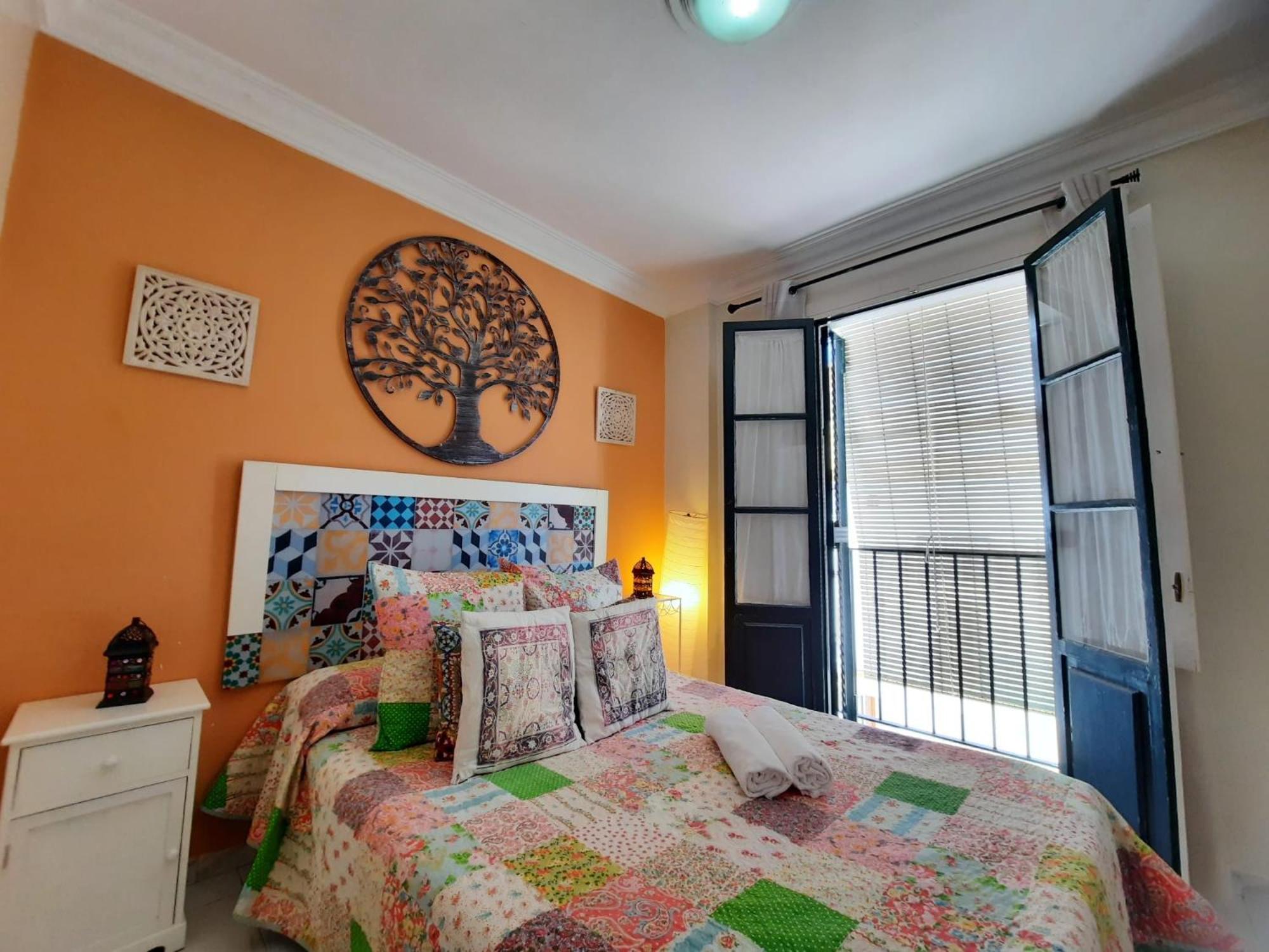Budget And Cute Rooms With Balcony Sevilla Center Sevilha Exterior foto
