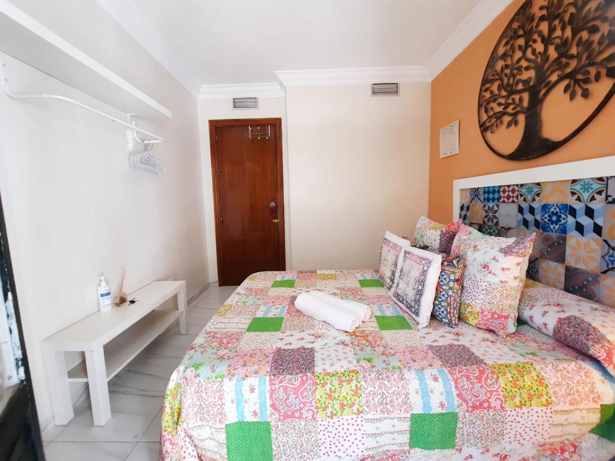 Budget And Cute Rooms With Balcony Sevilla Center Sevilha Exterior foto