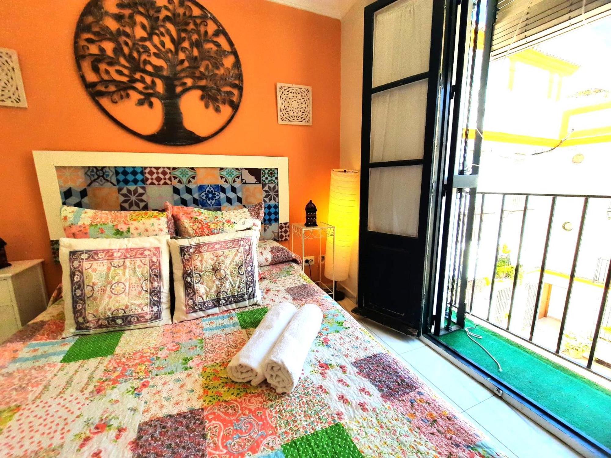 Budget And Cute Rooms With Balcony Sevilla Center Sevilha Exterior foto