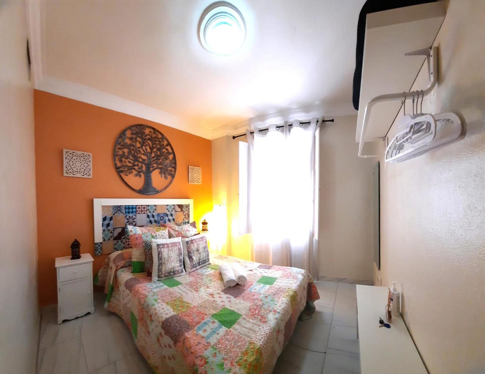 Budget And Cute Rooms With Balcony Sevilla Center Sevilha Exterior foto