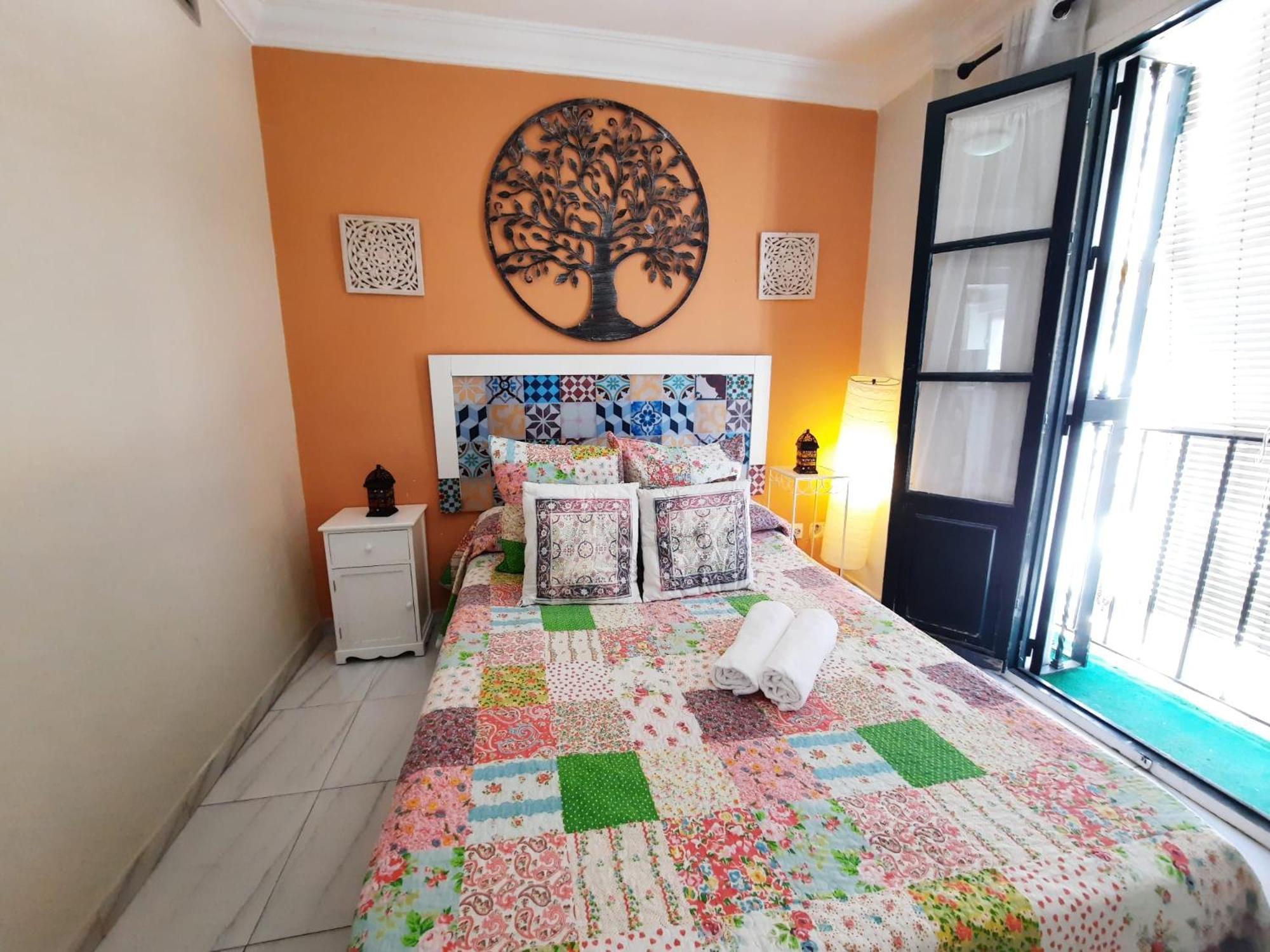 Budget And Cute Rooms With Balcony Sevilla Center Sevilha Exterior foto